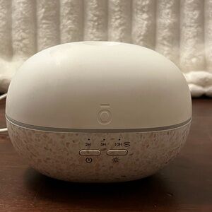 White Mini Aromatherapy Diffuser